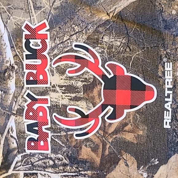 Realtree "Baby Buck" camo short sleeved onesie/bodysuit - Picture 3 of 3